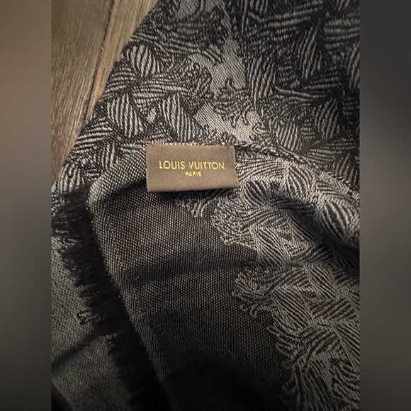 Louis Vuitton Christopher Nemeth Rope printed scarf. Limited Edition EUC - Picture 2 of 4